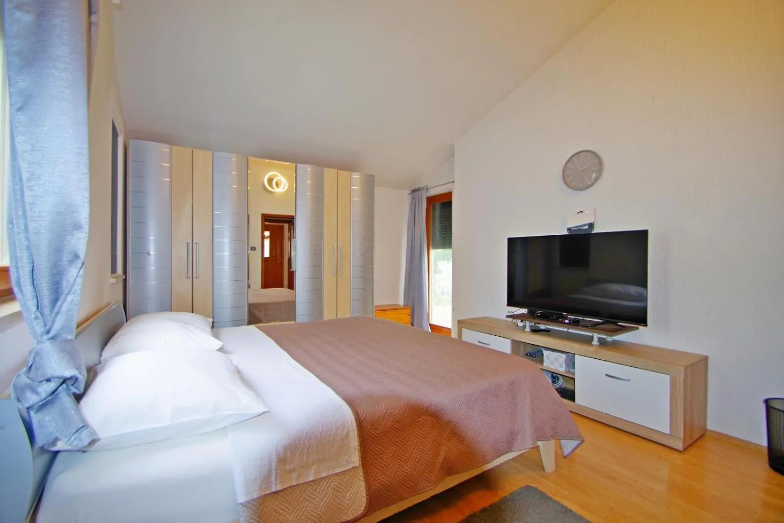 Holiday House Nena Pula 0*,  Croatia