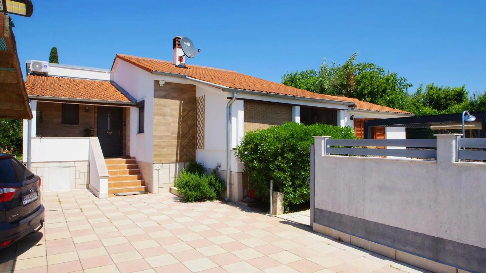 Holiday House Nena Pula 0*,